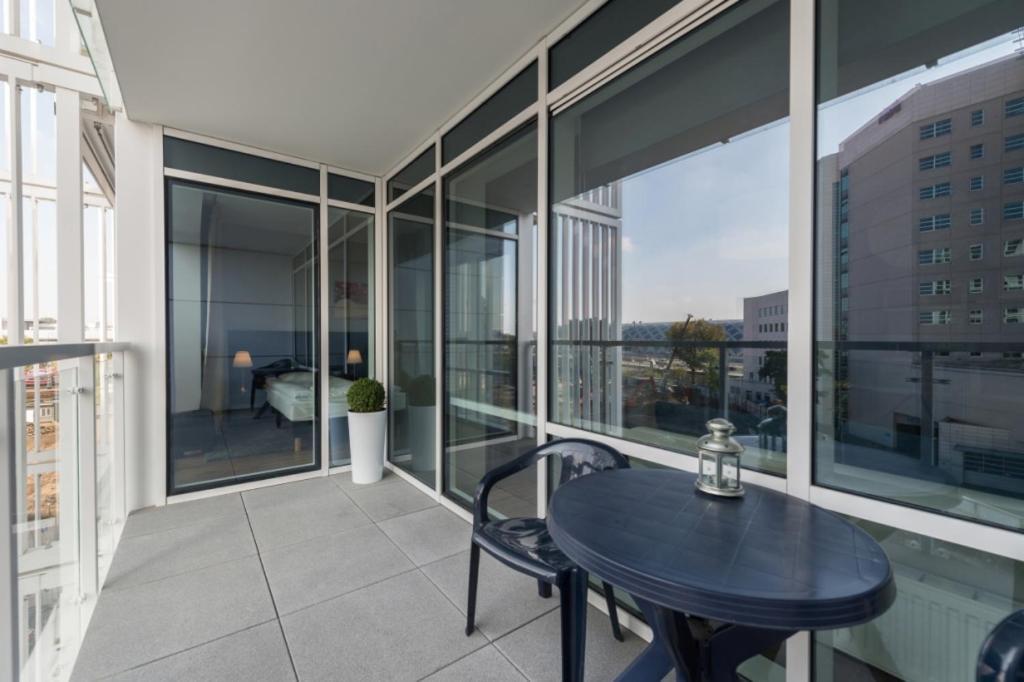 Apartamenty Towarowa Познань Экстерьер фото
