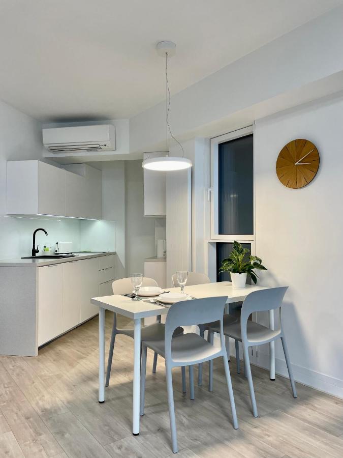 Apartamenty Towarowa Познань Экстерьер фото