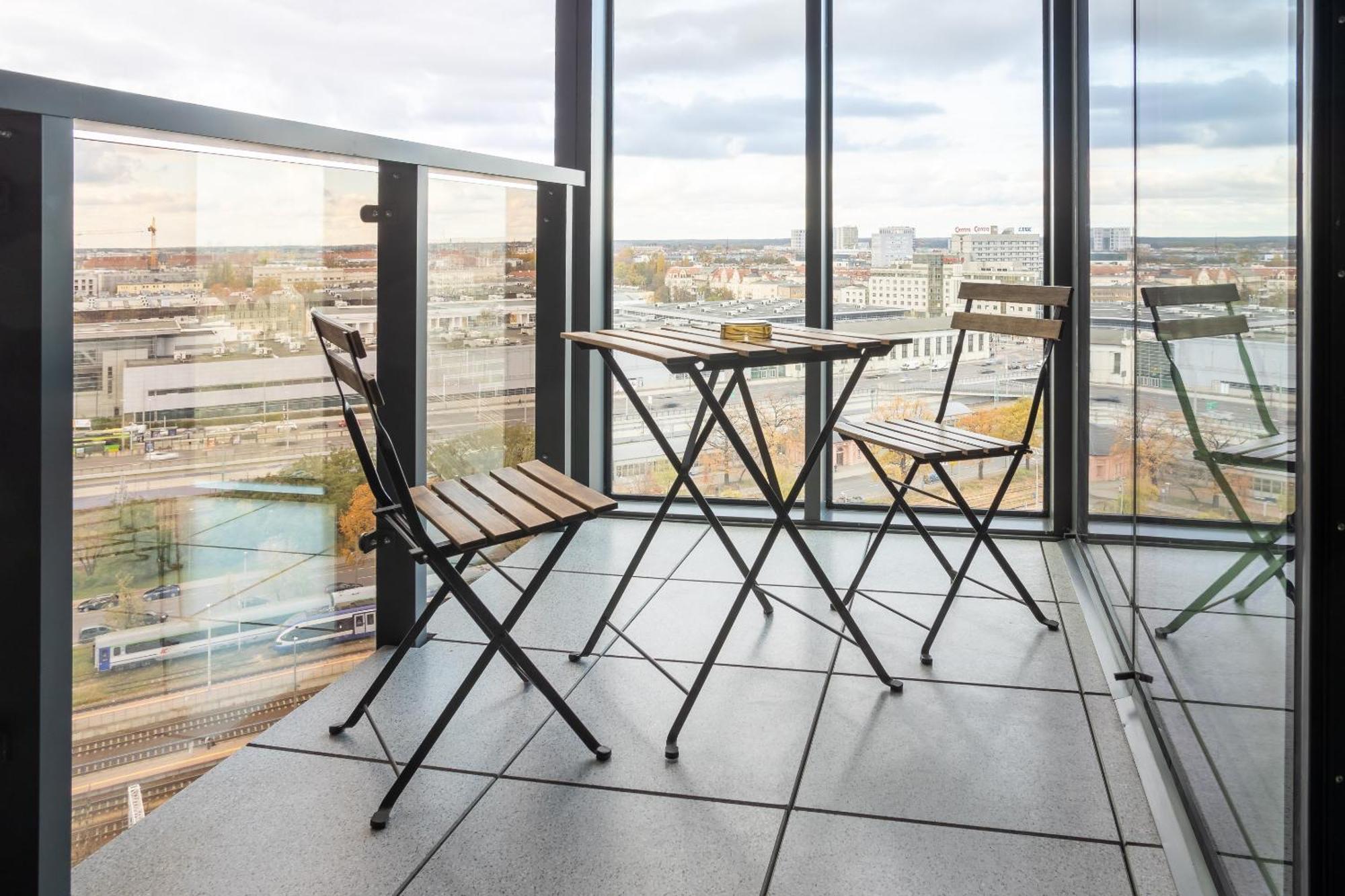 Apartamenty Towarowa Познань Экстерьер фото